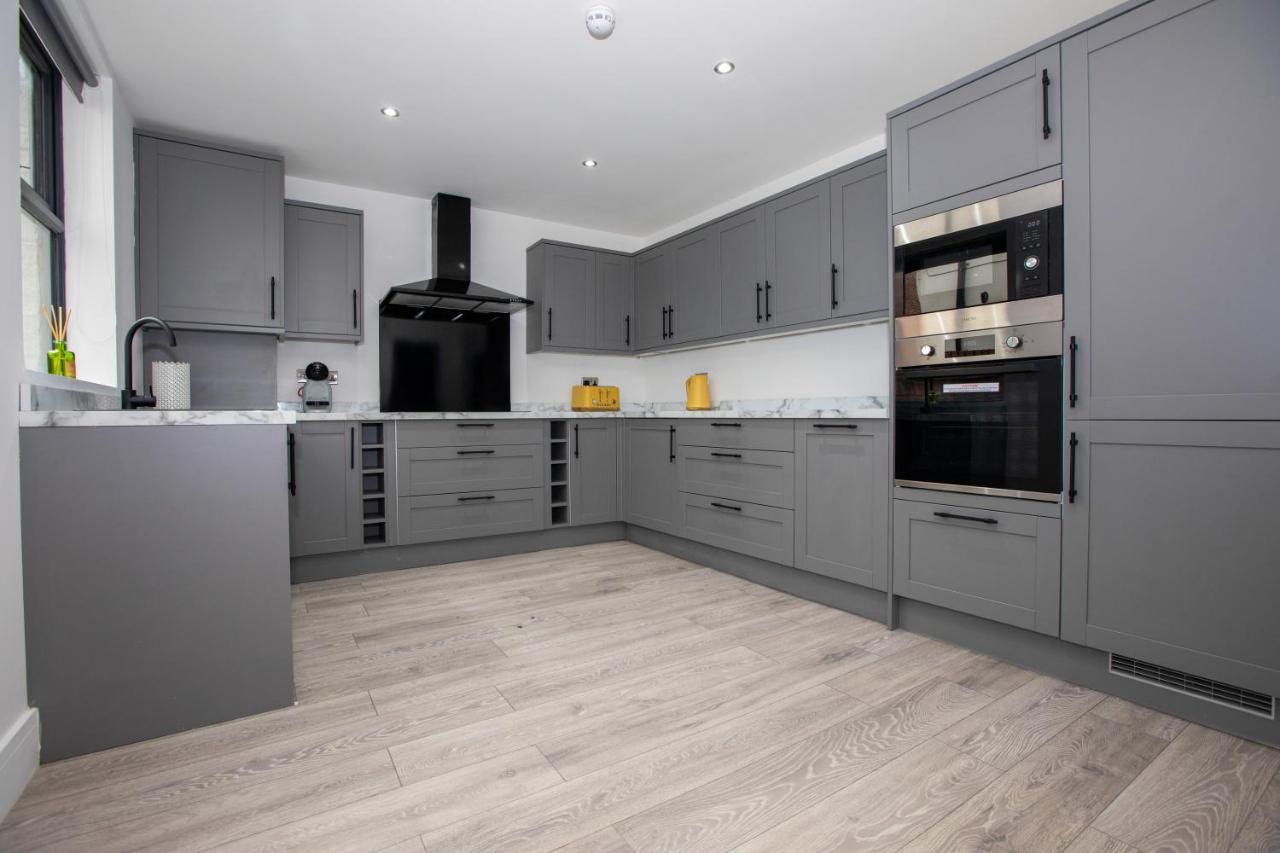 Stylish Stay Near The Stadium Walk To The Action Liverpool Bagian luar foto