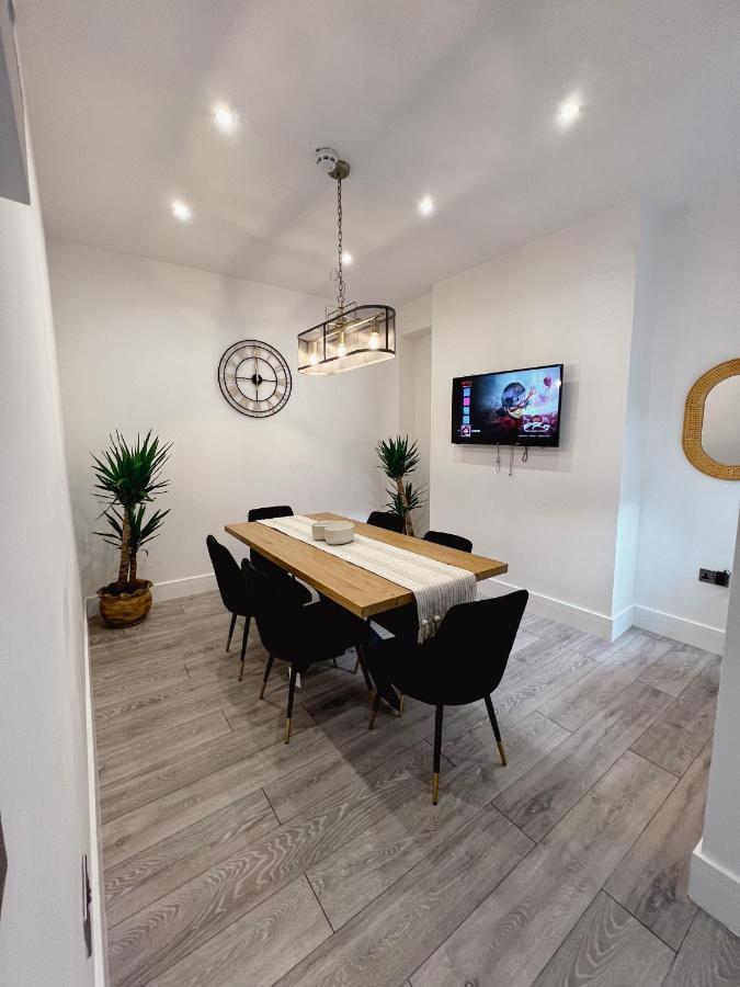 Stylish Stay Near The Stadium Walk To The Action Liverpool Bagian luar foto