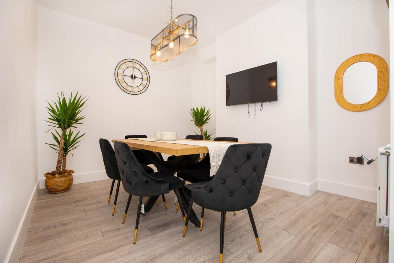 Stylish Stay Near The Stadium Walk To The Action Liverpool Bagian luar foto