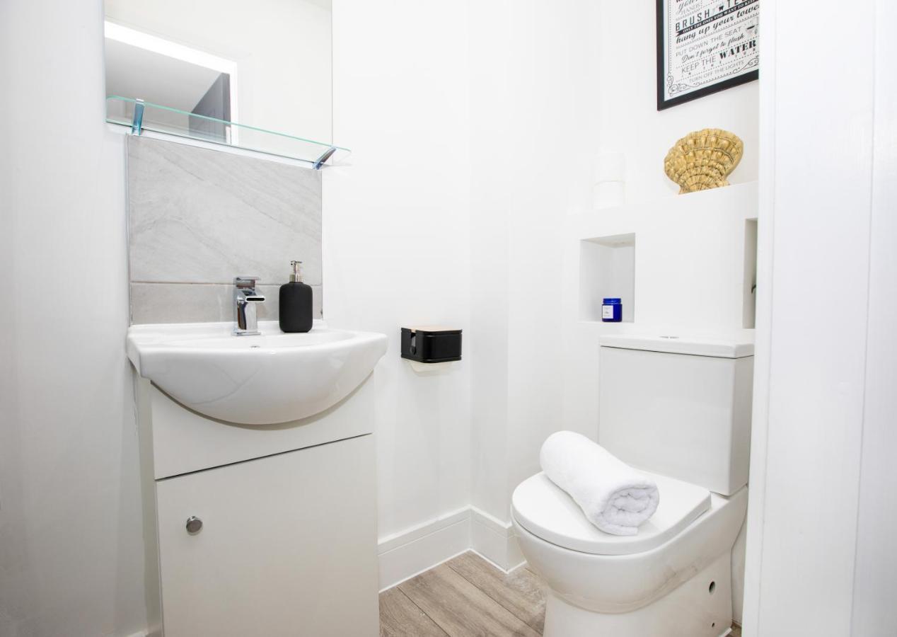 Stylish Stay Near The Stadium Walk To The Action Liverpool Bagian luar foto